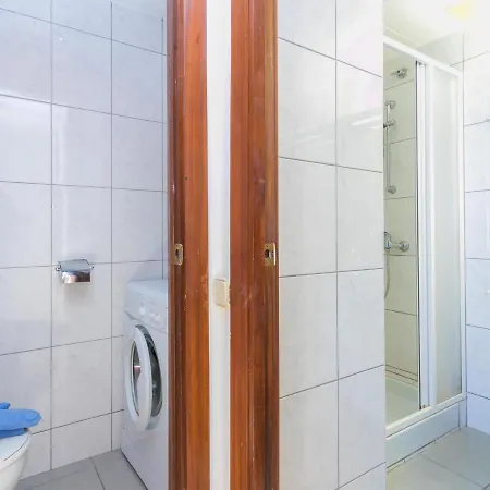 Center-16 By Interhome *