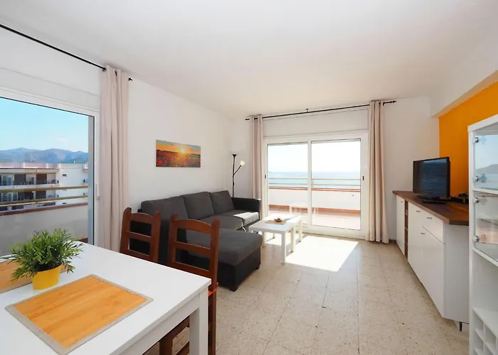 Center-16 By Interhome דירה