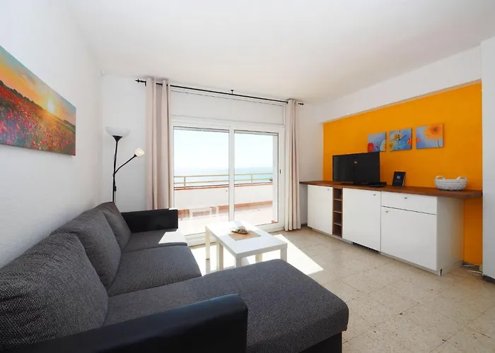 Center-16 By Interhome רוזס